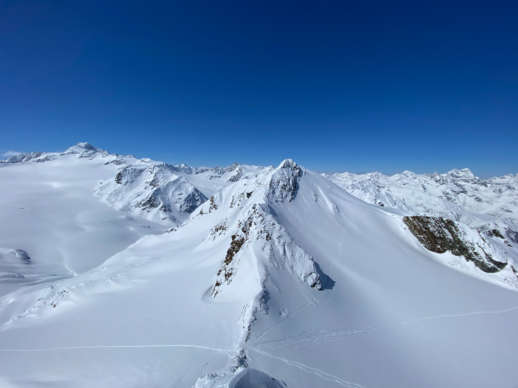 From Powder to Après-Ski: Skiing in Sölden, Sölden’s Hidden Gem